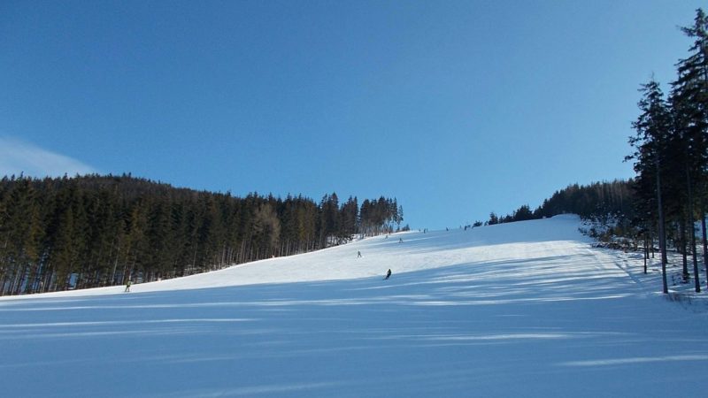 Krásné široké sjezdovky ve Ski Dolní Morava.