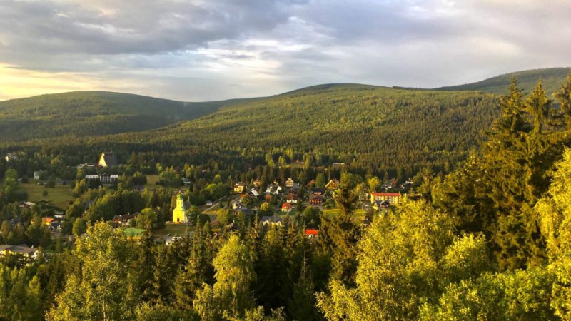 Webkamera Harrachov - Krásný pohled na Harrachov z Čertovy hory