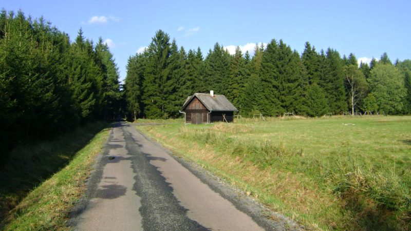 V Brdech zbyly po vojácích dobré cesty