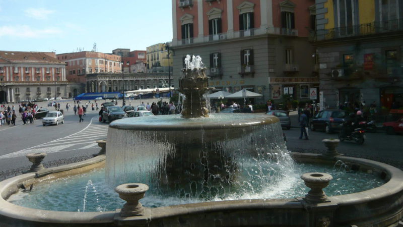 Náměstí blízko Piazza del Plebiscito