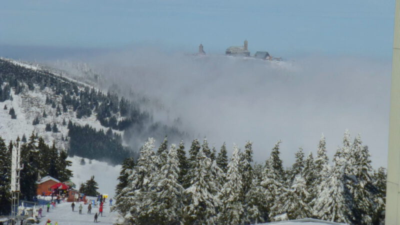 Pohled na sousední Fichtelberg na druhé straně hranice
