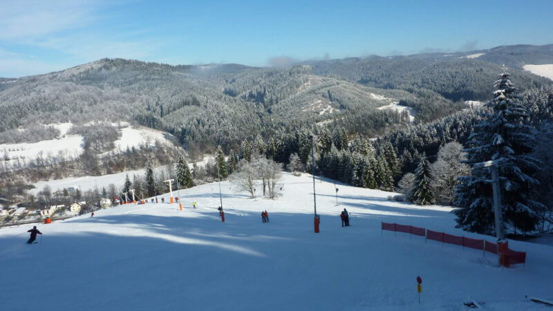 Ski Karolinka pohled na hlavní sjezdovku