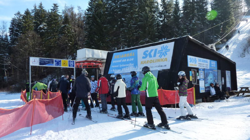 Dolní stanice vleku ve Ski Karolinka