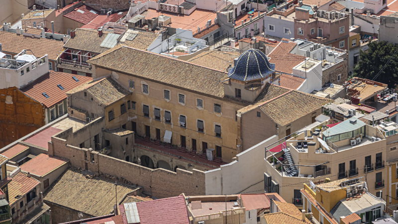 Another view of the historic center of Alicante 