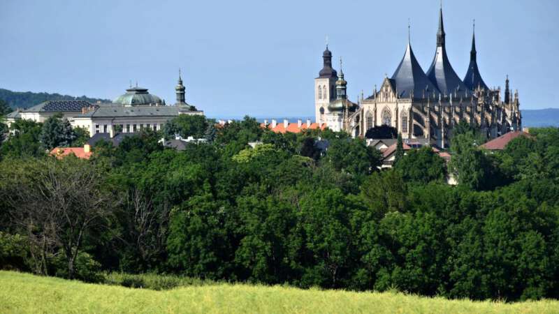 Nádherné panorama s chrámem sv. Barbory v Kutné Hoře