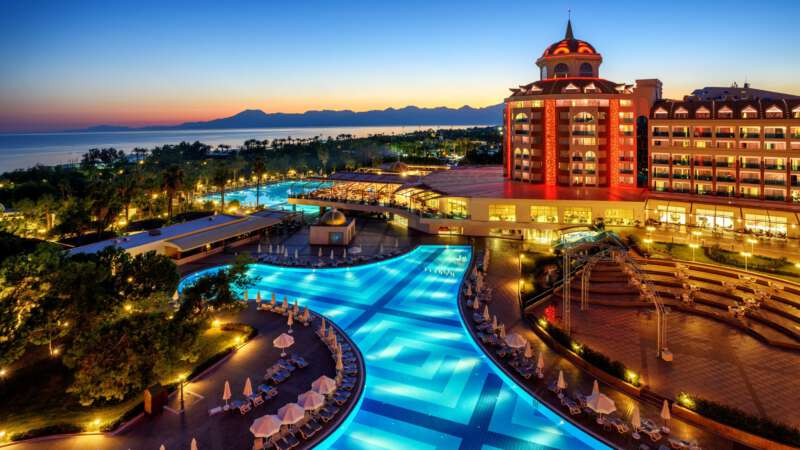 Antalya nabízí hlavně velké a luxusní hotely