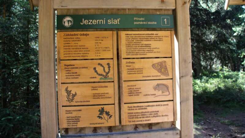 Informační tabule o Jezerní slati