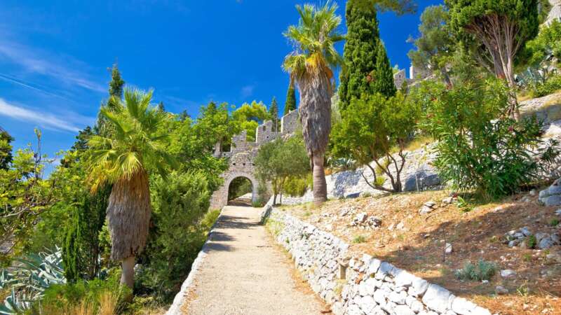 Hvar nabízí úžasné památky