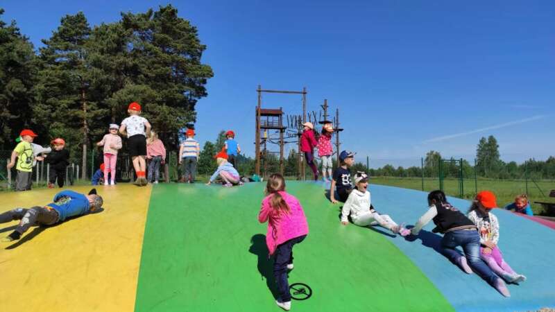 Trampolíny jsou oblíbené všude