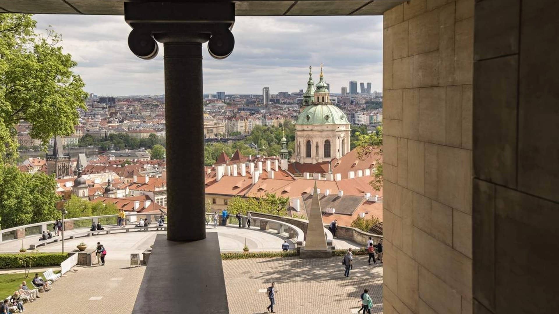 Kostely svatého Mikuláše v Praze – Který je který?