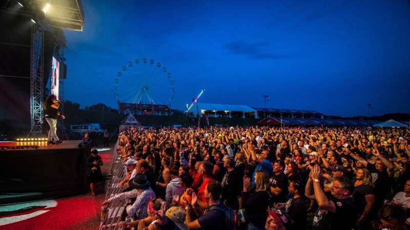 Perfektní atmosféra festivalu Benátská! trvá hluboko do noci!