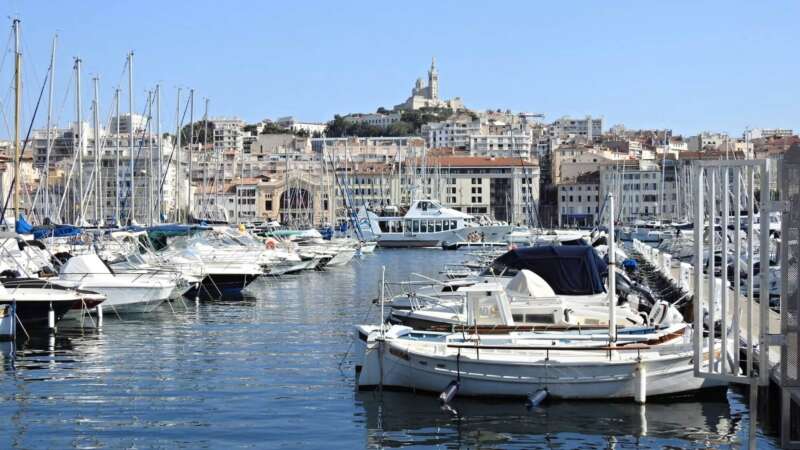 Nejhezčí pohledy na Marseille jsou od přístavu