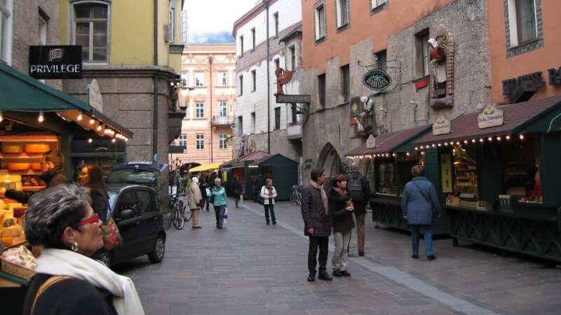 Uličky starého centra Innsbrucku nabízí skvělou atmosféru