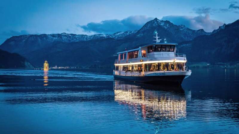 Jezero Wolfgangsee láká i v zimě k projížďkám