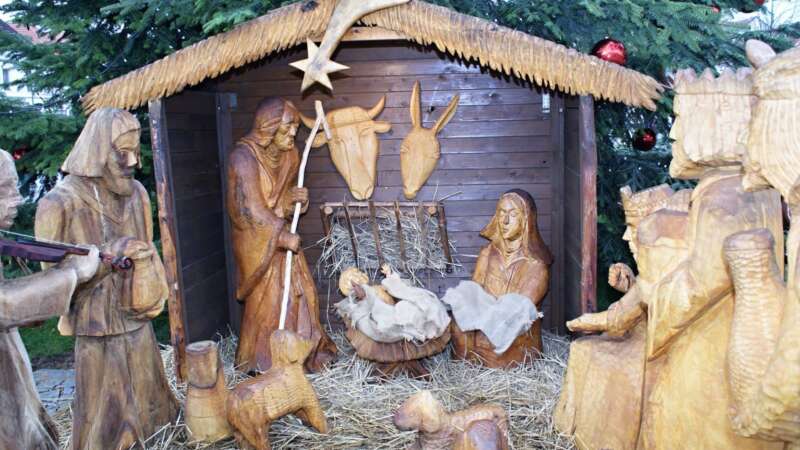 Krásné dřevěné jesličky jsou symbolem berounských Vánoc
