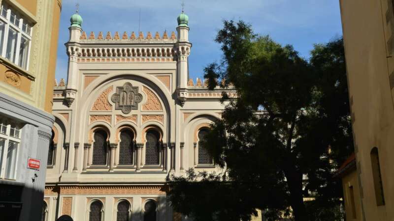 Španělská synagoga z venku