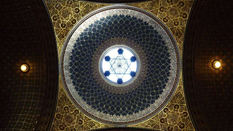 Detail kupole v centru synagogy