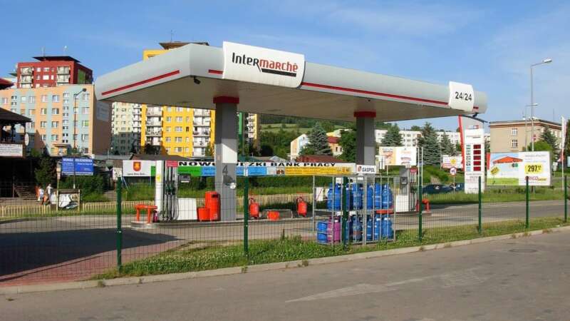 Některé polské benzínové pumpy najdete na dohled od hranice s Českem