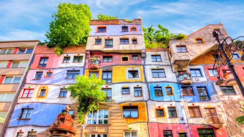 Hundertwasserhaus je originální a moderní památkou