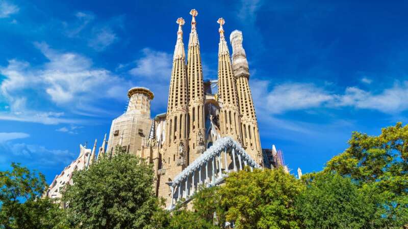 Kostel La Sagrada Familia z venku