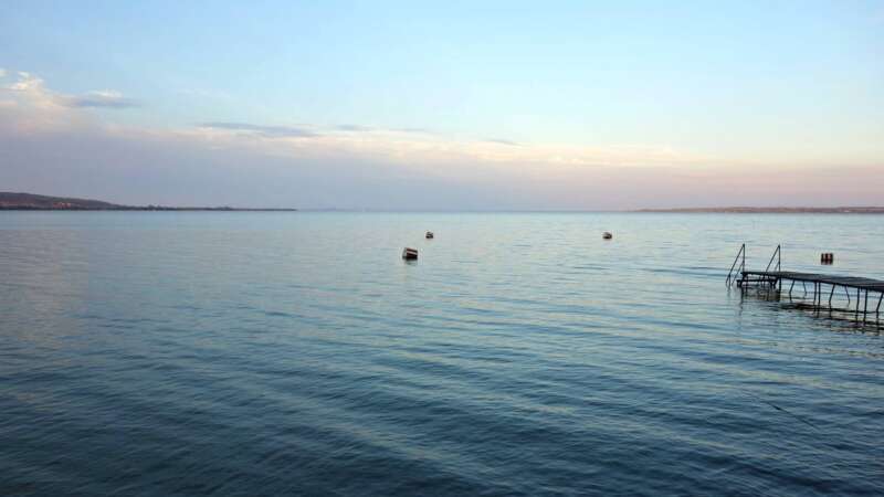 Pláž Helikon Beach u Balatonu