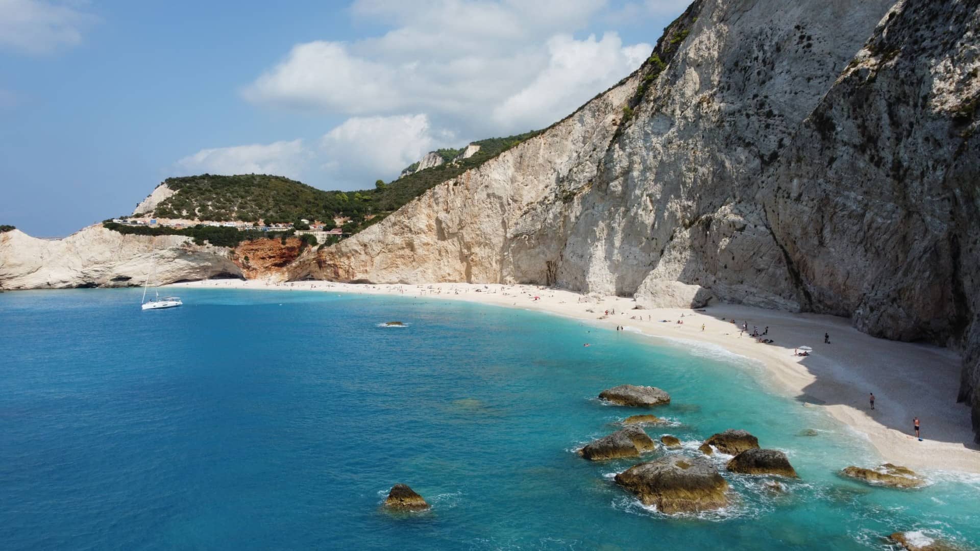Porto Katsiki je jednou z nejznámějších pláží v Řecku