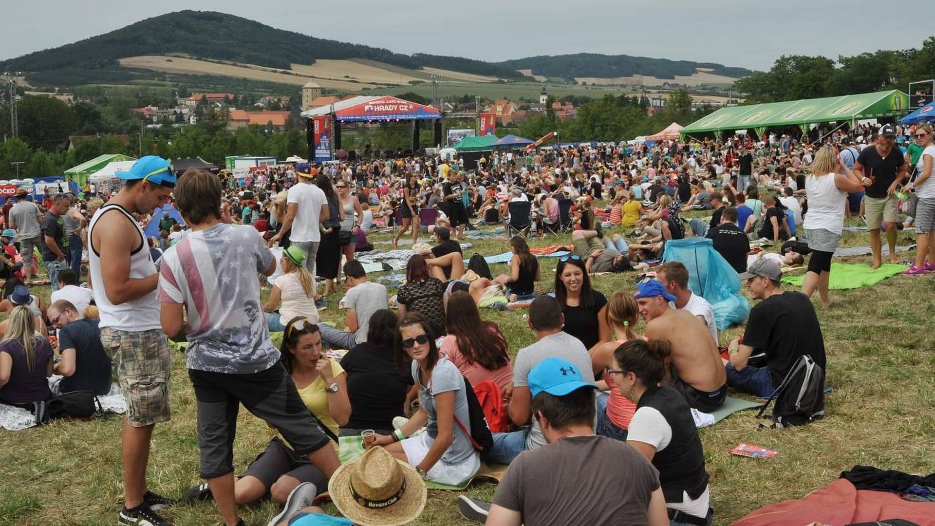 Festival Hrady CZ 2024 – Průvodce hudebními festivaly, které letos za rezonují 8 hrady