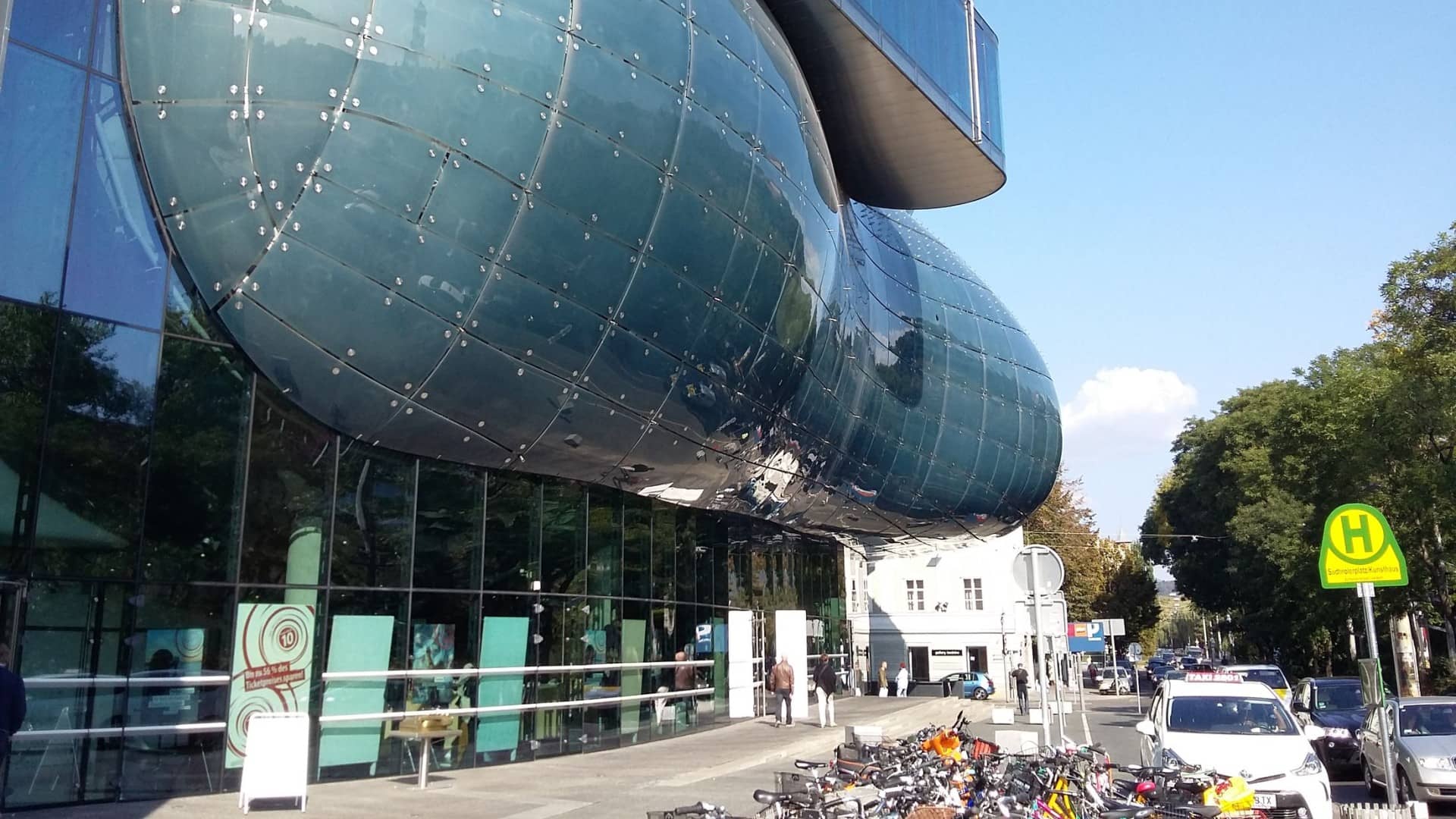 Hlavní vstup do Kunsthaus Graz
