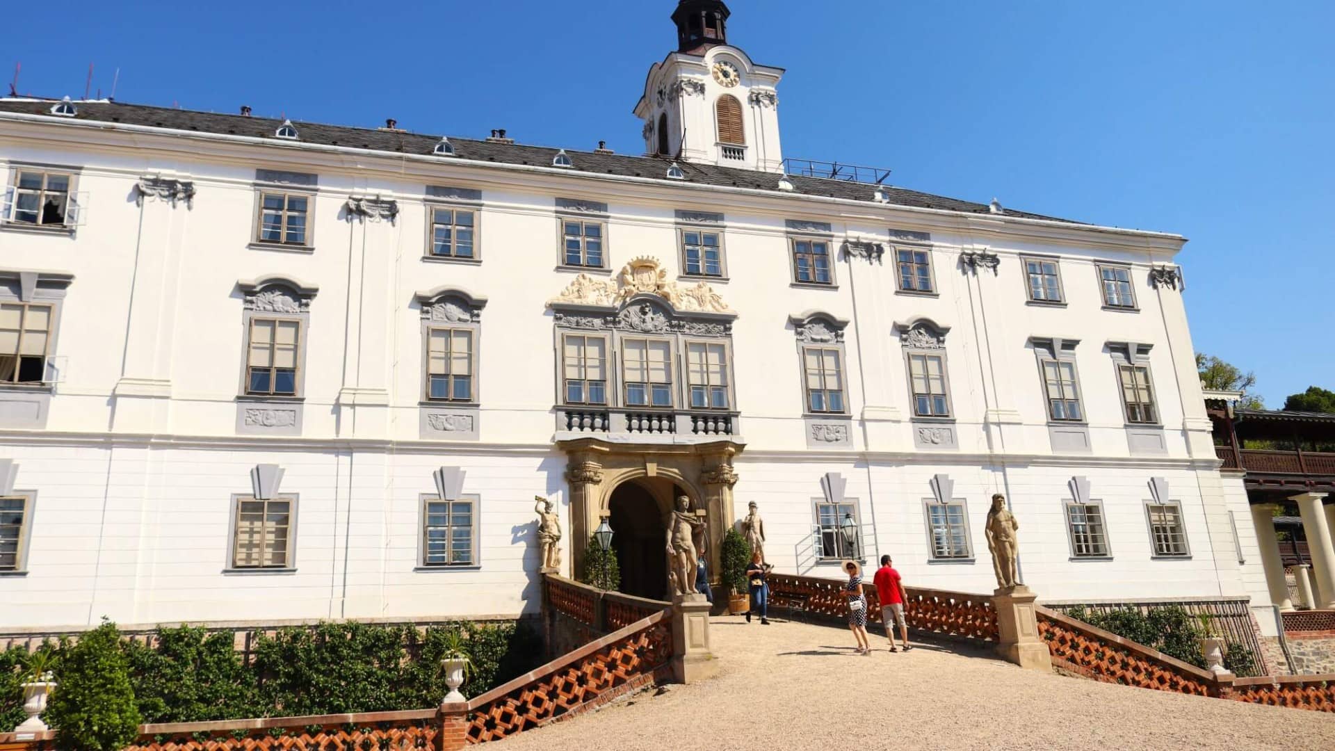 Zámek Lysice průvodce s fotkami (i zahradou)