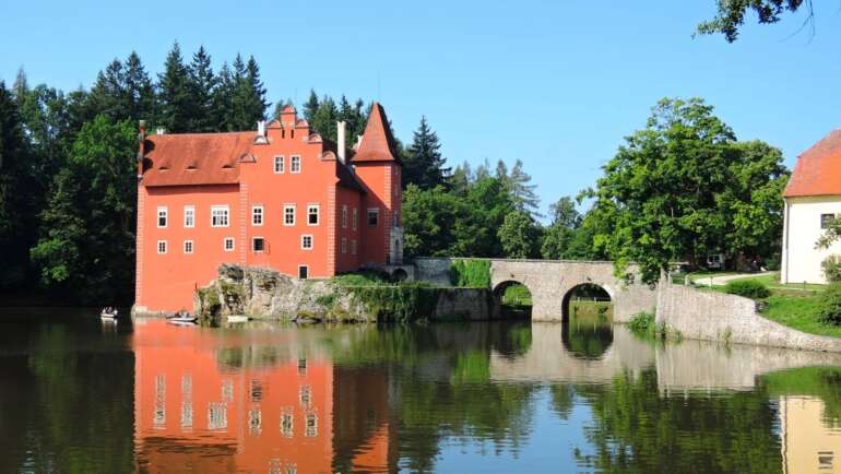 Zámek Červená Lhota