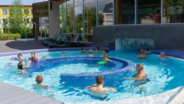 Aquapark má i venkovní bazény